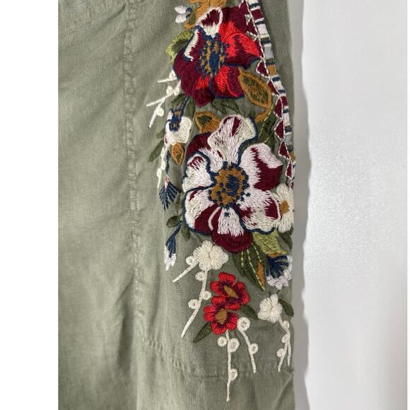 JW Los Angeles/Johnny Was Green Floral Embroidered Shorts, Size Medium - Picture 3 of 6